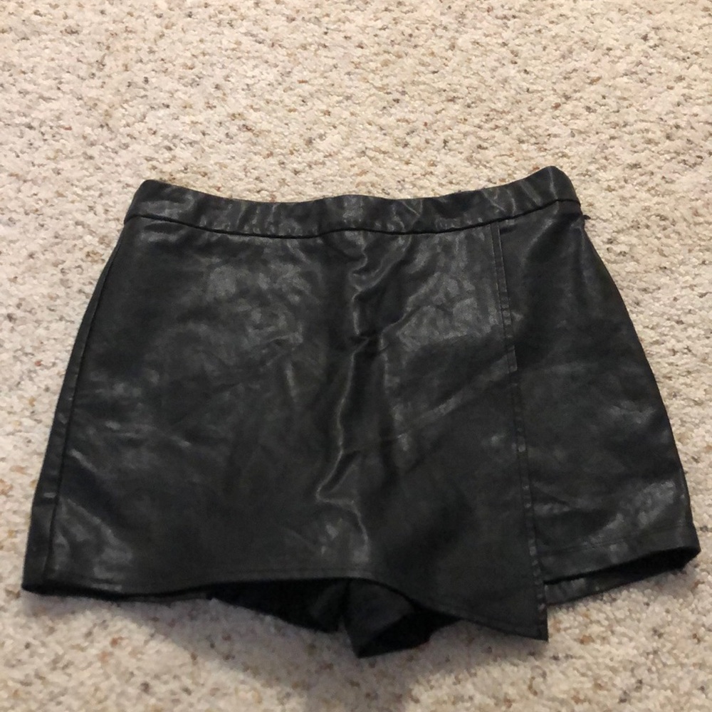 Pleather black skort